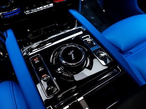 Used 2022 Rolls-Royce Cullinan w/ Cullinan Package AWD/4WD image 37