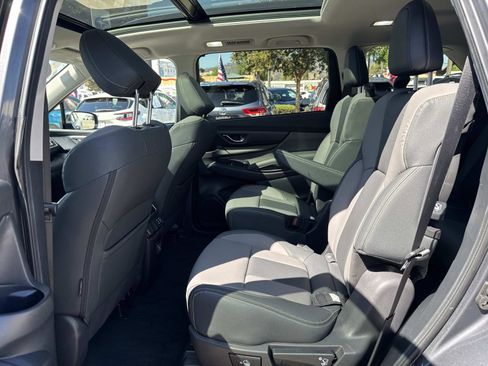 Used 2023 Subaru Ascent Onyx Edition image 13