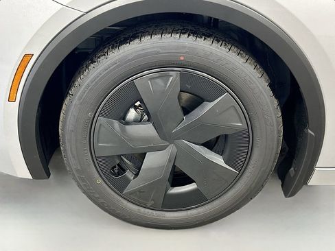 New 2026 Toyota Prius LE FWD image 8