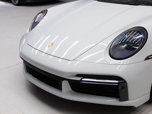 Certified 2021 Porsche 911 Turbo AWD/4WD image 33