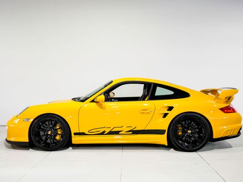 Used 2008 Porsche 911 GT2 RWD image 7