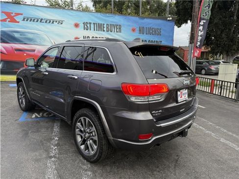 Used 2017 Jeep Grand Cherokee Overland w/ Jeep Active Safety Group image 12