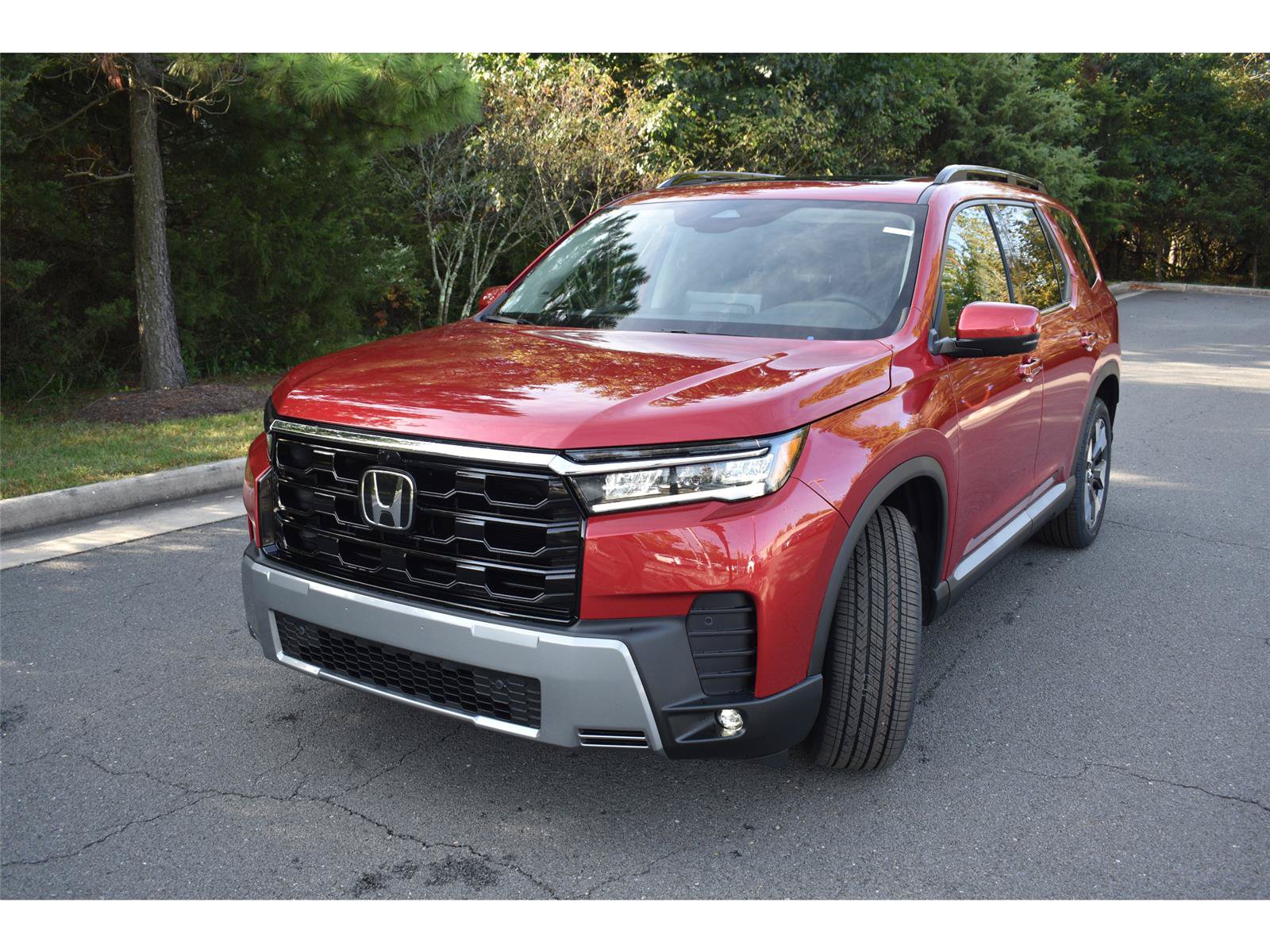 New 2026 Honda Pilot Touring image 3