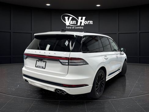 Used 2025 Lincoln Aviator Reserve w/ Equipment Group 201A AWD/4WD image 7