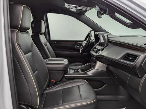 Used 2023 Chevrolet Suburban Premier image 24