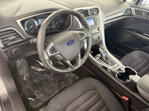 Used 2016 Ford Fusion SE w/ Equipment Group 201A FWD image 14
