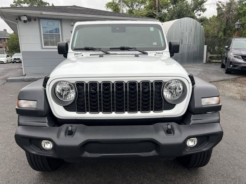 Used 2025 Jeep Wrangler Unlimited Sport AWD/4WD image 2