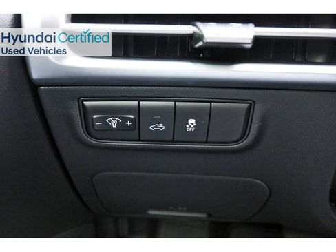 Certified 2025 Hyundai Santa Cruz SE image 22