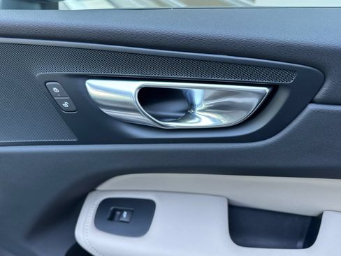 Certified 2026 Volvo XC60 B5 Plus w/ Protection Package Premier AWD/4WD image 19
