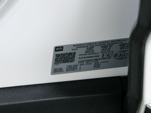Used 2024 GMC Yukon SLT w/ Max Trailering Package AWD/4WD image 38