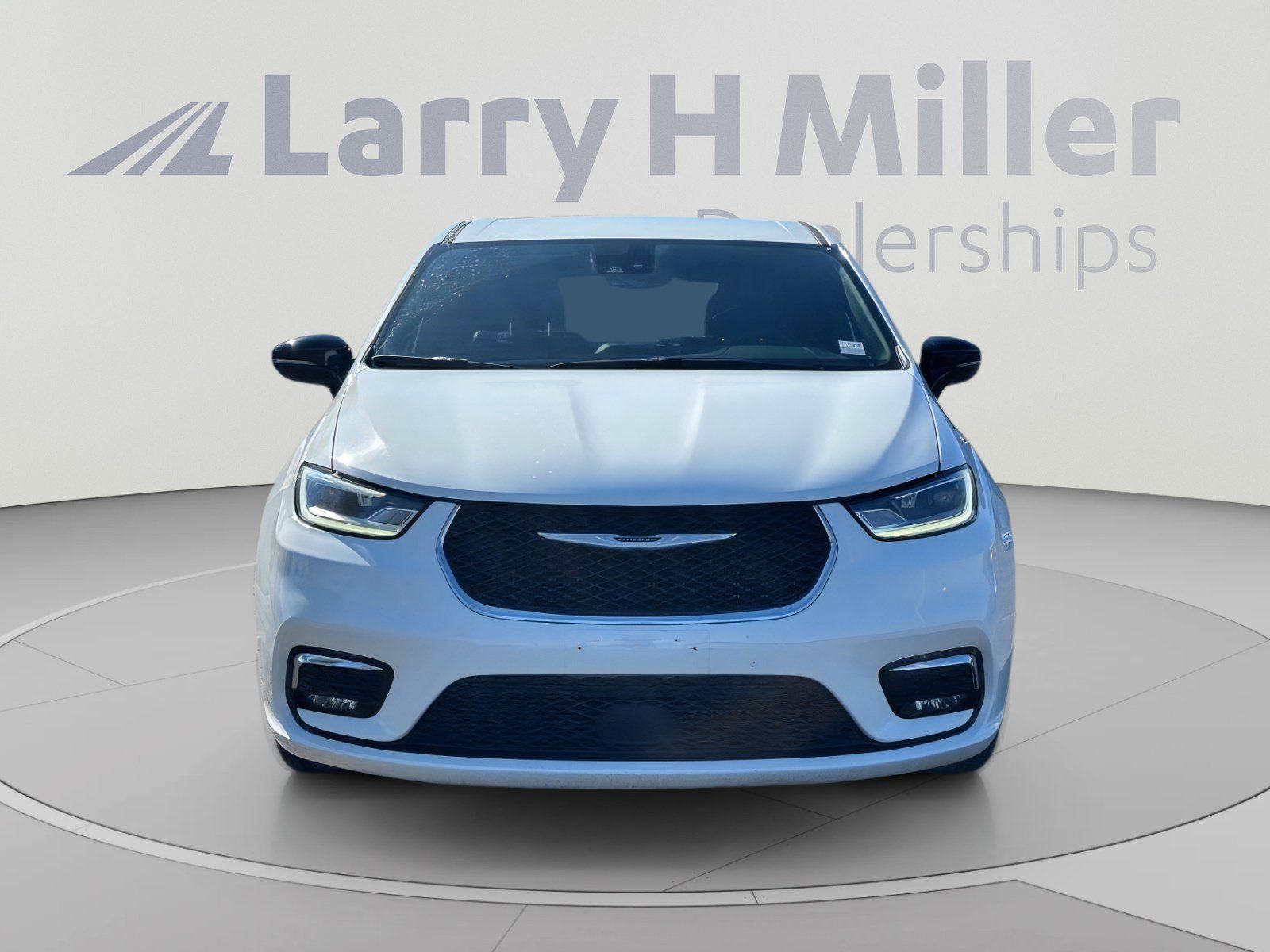 Used 2025 Chrysler Pacifica Select FWD image 9