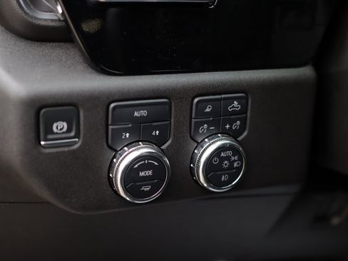 Used 2025 GMC Sierra 1500 SLT image 10