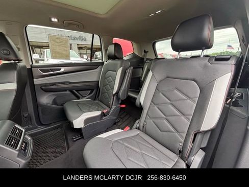 Used 2024 Volkswagen Atlas Peak Edition SE AWD/4WD image 20