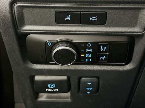 Used 2024 Ford Expedition XLT image 17