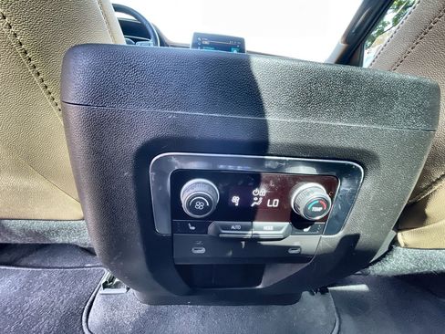 Used 2023 Chevrolet Suburban Premier AWD/4WD image 22