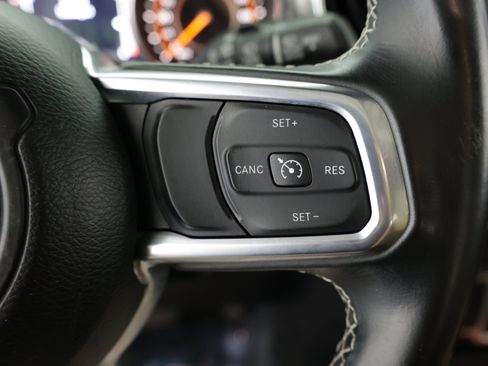 Used 2020 Jeep Wrangler Unlimited Sahara AWD/4WD image 24