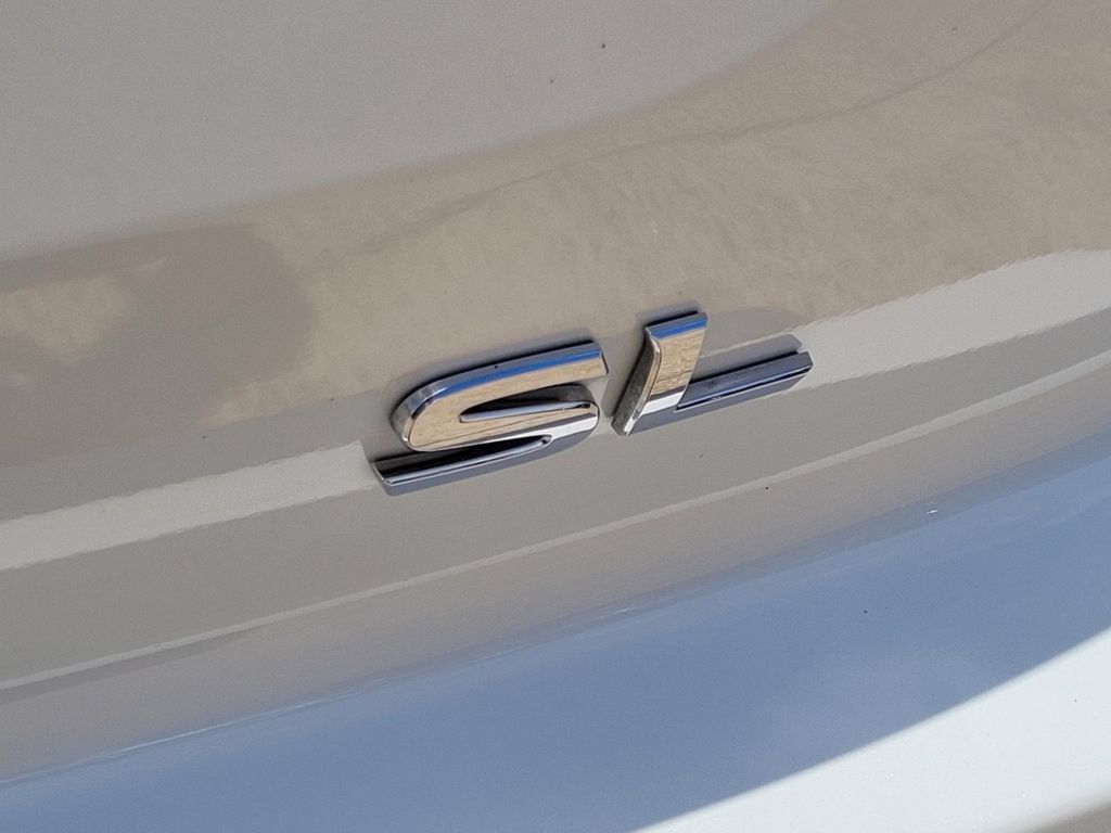 Used 2023 Nissan Pathfinder SL w/ Lighting Package (N92) FWD image 9