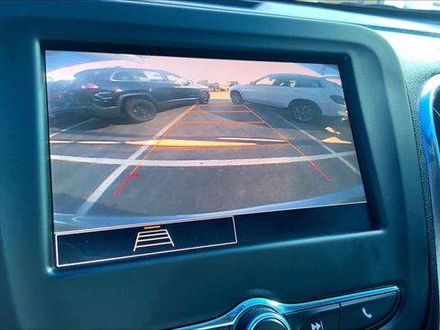 Used 2023 Chevrolet Equinox LS FWD image 27