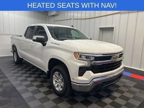 Used 2025 Chevrolet Silverado 1500 LT image 2