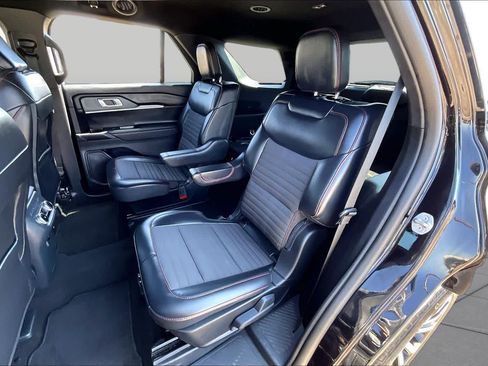 Used 2025 Ford Explorer ST-Line AWD/4WD image 20