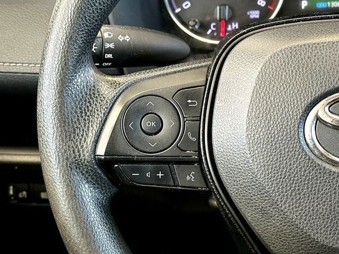Used 2021 Toyota RAV4 LE FWD image 21