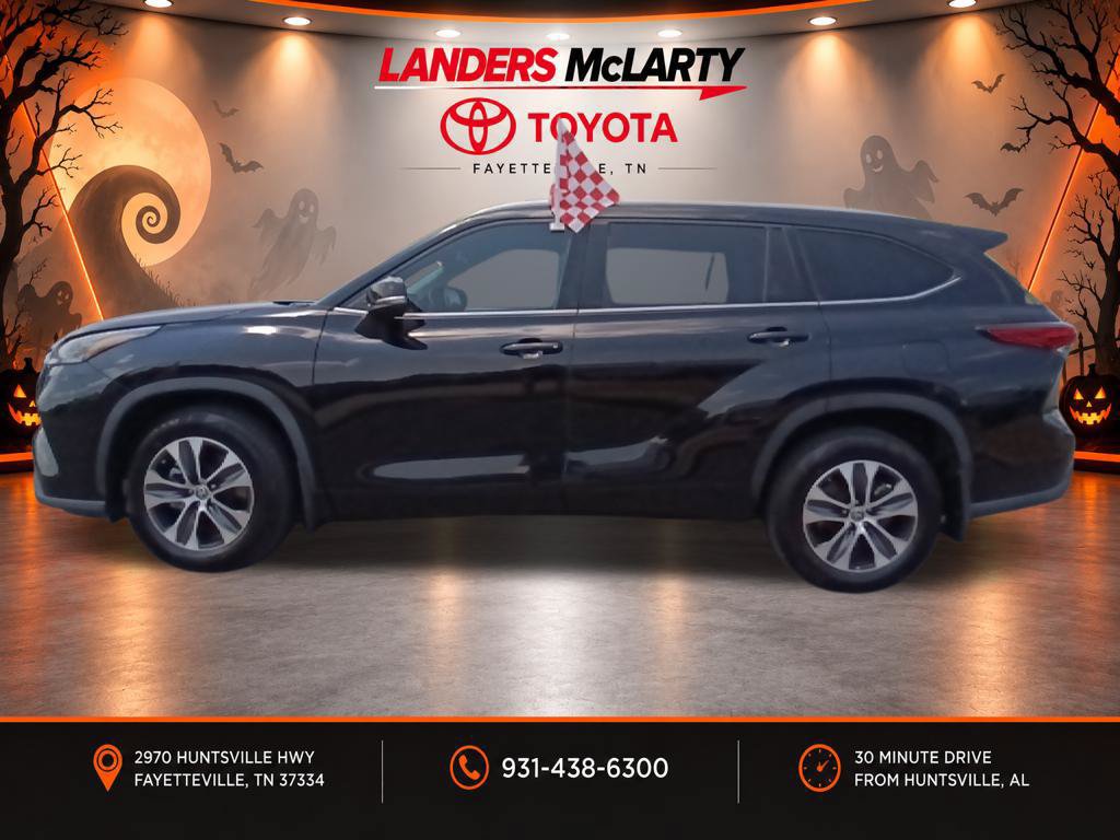 Used 2022 Toyota Highlander XLE AWD/4WD image 6