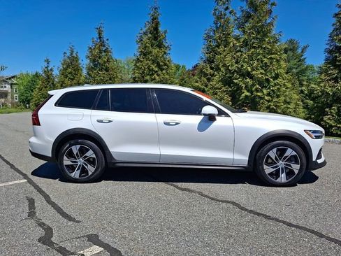 Used 2021 Volvo V60 T5 Cross Country w/ Climate Package AWD/4WD image 7