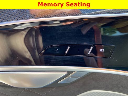 Used 2023 Audi S8 w/ S8 Comfort Plus Package AWD/4WD image 21