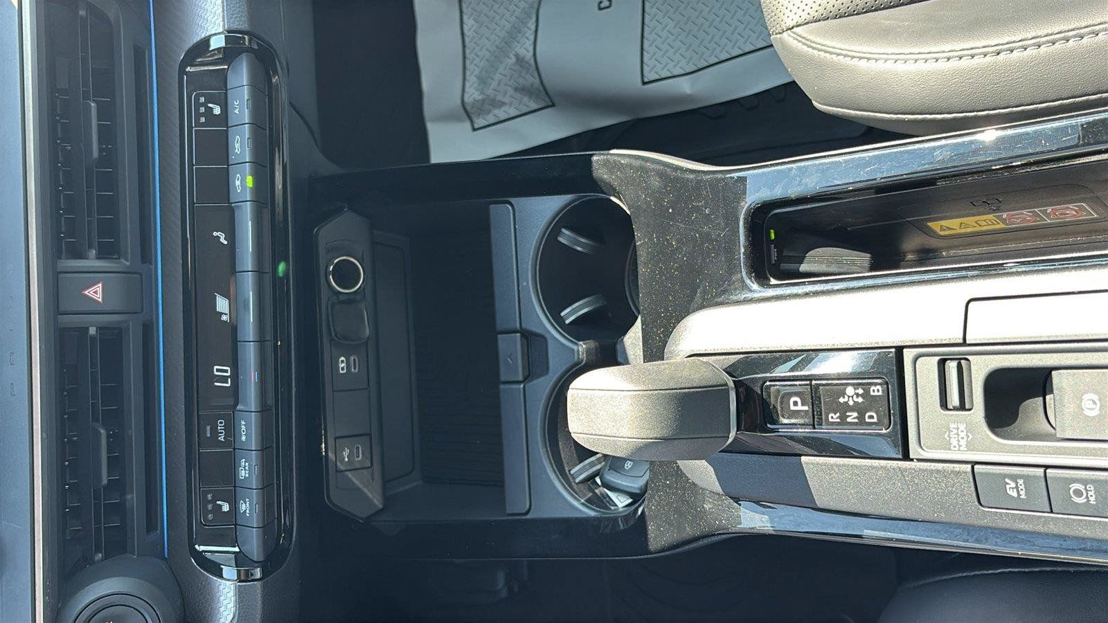 Used 2023 Toyota Prius XLE FWD image 35
