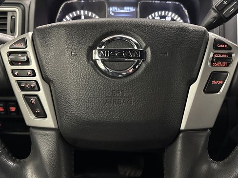 Used 2018 Nissan Titan SV w/ SV Convenience Package AWD/4WD image 16