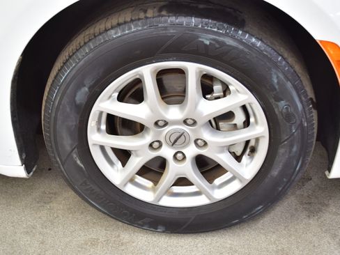 Used 2023 Chrysler Voyager LX FWD image 37