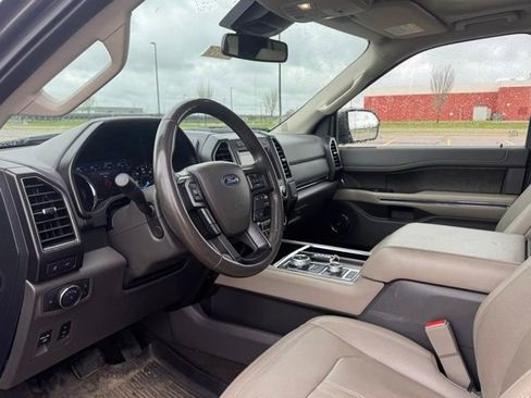 Used 2019 Ford Expedition Limited w/ Equipment Group 302A AWD/4WD image 10