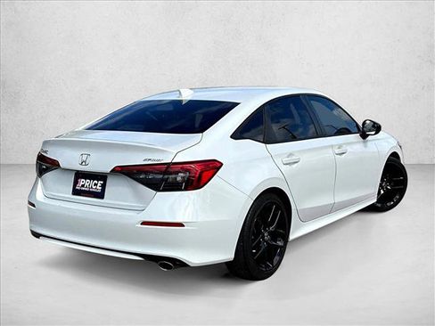 Used 2022 Honda Civic Sport image 2