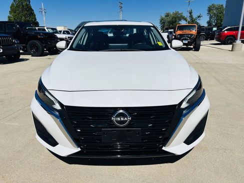 Used 2023 Nissan Altima 2.5 SV w/ SV Premium Package AWD/4WD image 33