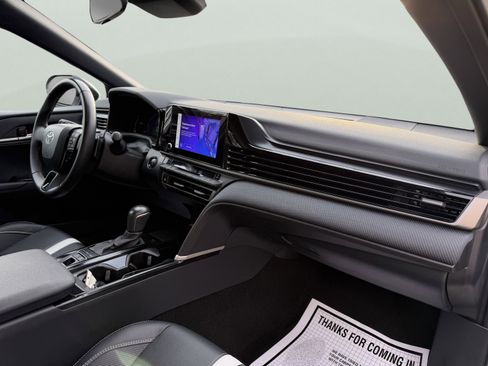 Used 2025 Toyota Camry SE image 45