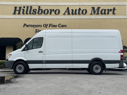 Used 2012 Mercedes-Benz Sprinter 2500 image 3