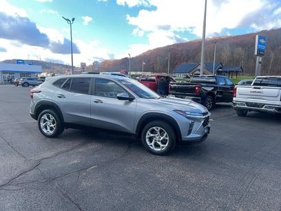Used 2024 Chevrolet Trax LS w/ LS Convenience Package