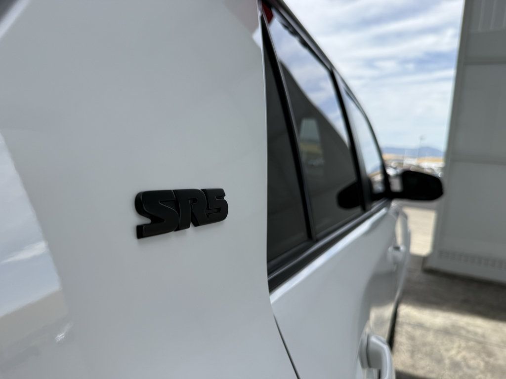 Used 2020 Toyota 4Runner SR5 Premium w/ Moonroof Package AWD/4WD image 13