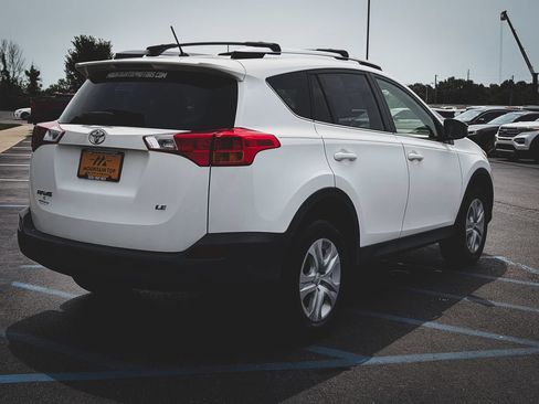 Used 2015 Toyota RAV4 LE FWD image 27