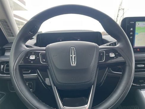 Used 2025 Lincoln Aviator Premiere image 29