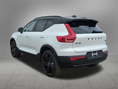 New 2026 Volvo XC40 B5 Ultra w/ Protection Package Premier image 4