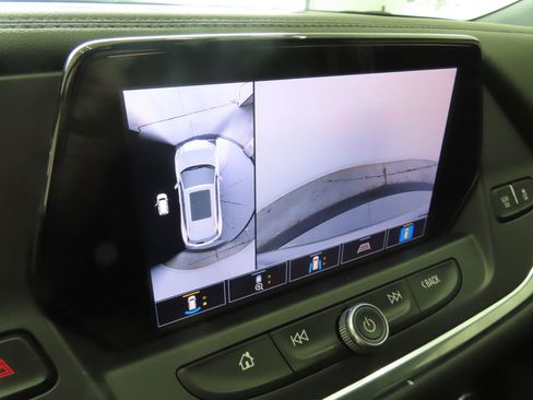 Used 2022 Chevrolet Blazer LT w/ Sound & Technology Package FWD image 19