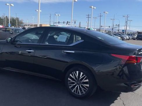 Used 2025 Nissan Altima 2.5 SV image 7