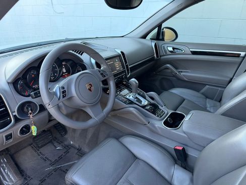 Used 2012 Porsche Cayenne AWD/4WD image 9