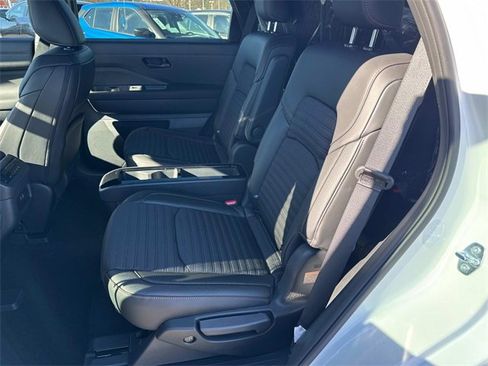 New 2025 Nissan Pathfinder Rock Creek image 17