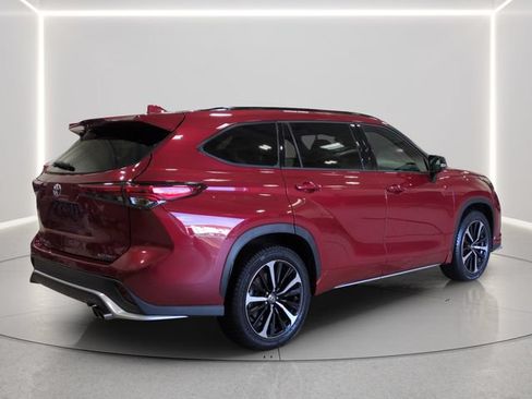 Used 2021 Toyota Highlander XSE AWD/4WD image 5