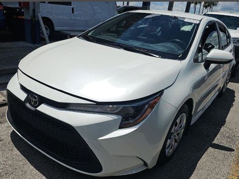 Used 2021 Toyota Corolla LE w/ Carpet Mat Package (TMS) FWD image 4