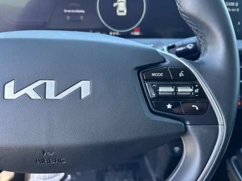 Used 2023 Kia EV6 Light image 31