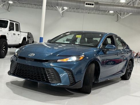 Used 2025 Toyota Camry XSE image 15