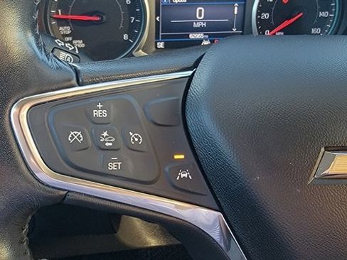 Used 2020 Chevrolet Equinox LT image 16
